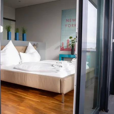Soho 3*